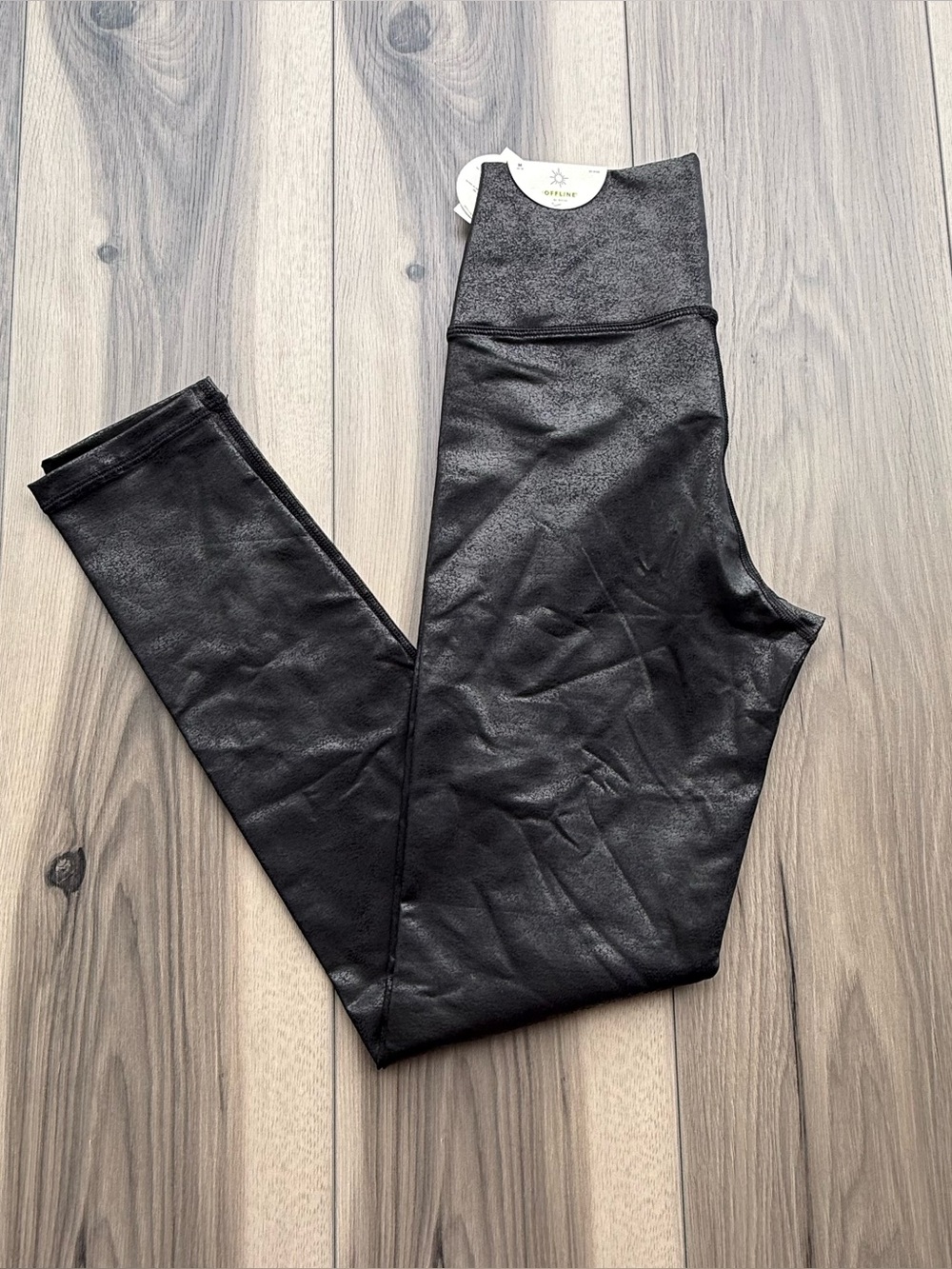 Offline by Aerie Hugger Crossover High Waisted Black Crackle Leggings size M NWT